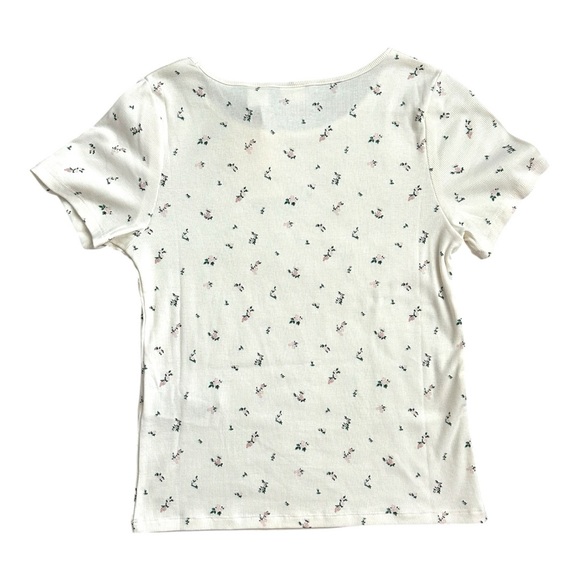 Levi’s Off White Ribbed T Shit with Pink Floral Print - Picture 3 of 3